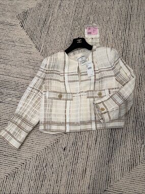 CHANEL Women’s White & Tan Tweed Cropped Jacket